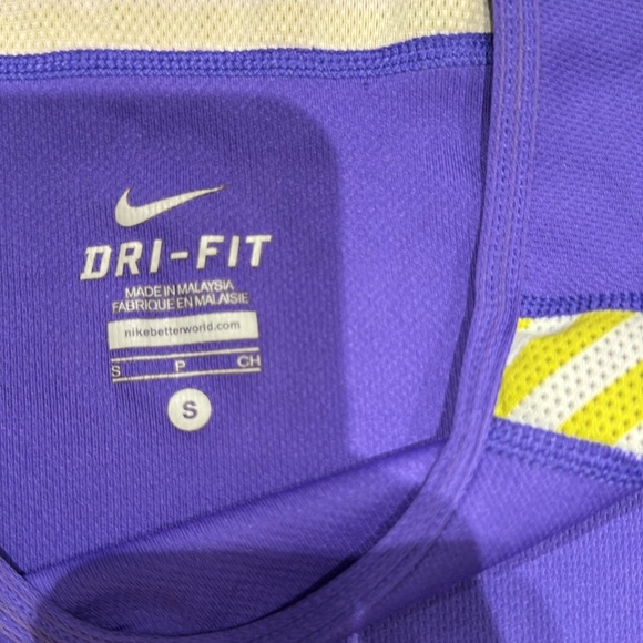 Nike size s long sleeve workout top - Picture 2 of 2